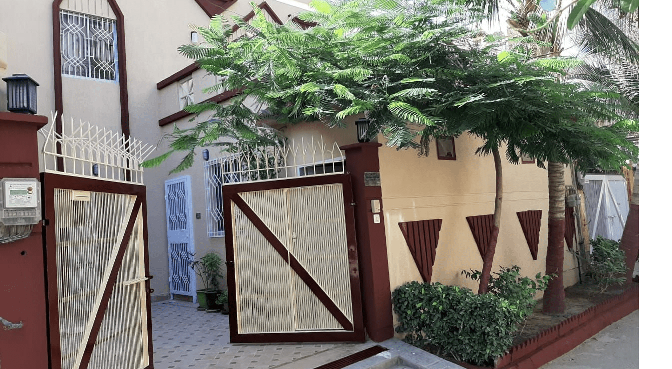 150yd One Unit Bungalow Gulshan e Iqbal