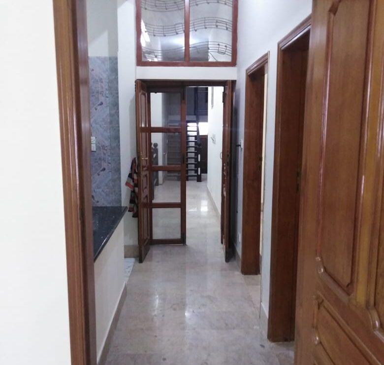 400yd Bungalow for sale Gulshan e Iqbal